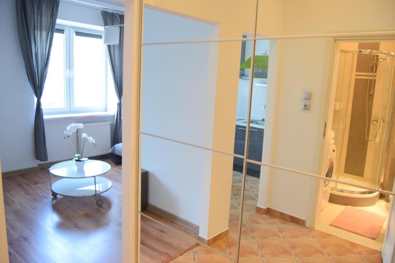 Be My Guest - Krucza Elegant Apartment - Rondo De Gaulle'A Center Of Warsaw Metro Wi-Fi Breakfast Eksteriør billede