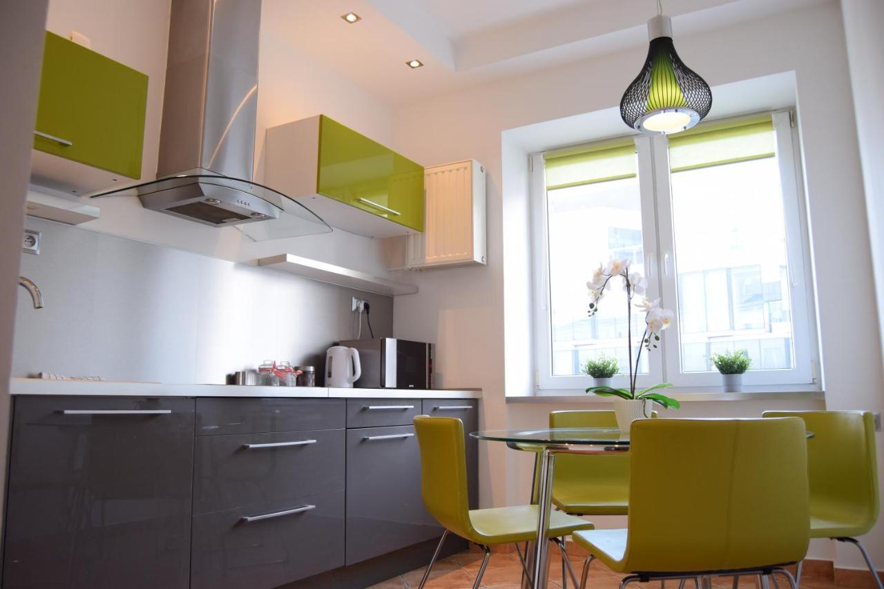 Be My Guest - Krucza Elegant Apartment - Rondo De Gaulle'A Center Of Warsaw Metro Wi-Fi Breakfast Eksteriør billede