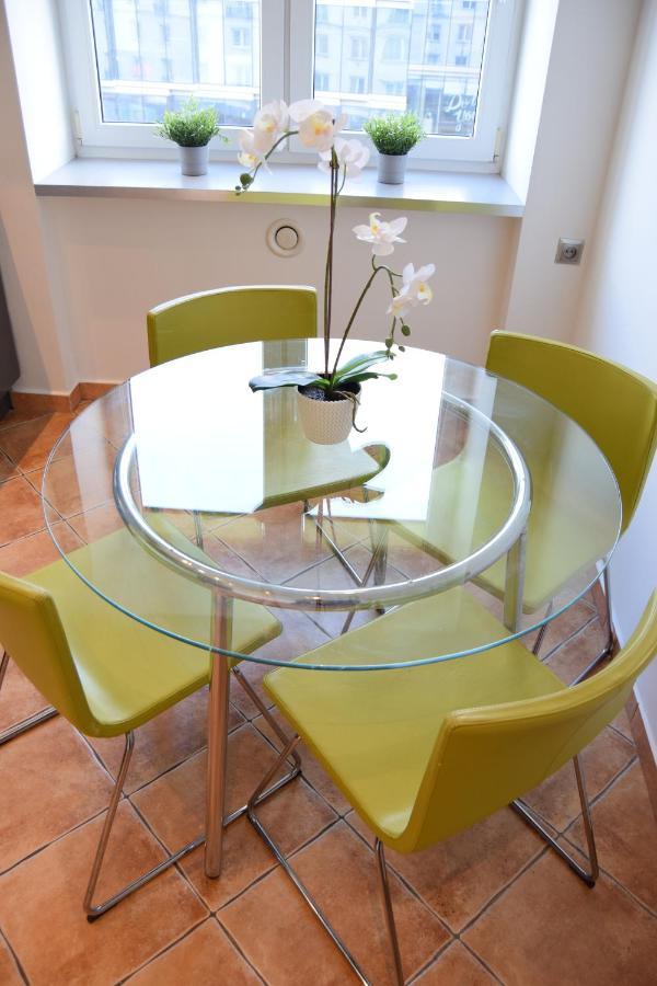 Be My Guest - Krucza Elegant Apartment - Rondo De Gaulle'A Center Of Warsaw Metro Wi-Fi Breakfast Eksteriør billede