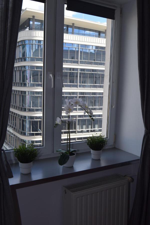 Be My Guest - Krucza Elegant Apartment - Rondo De Gaulle'A Center Of Warsaw Metro Wi-Fi Breakfast Eksteriør billede